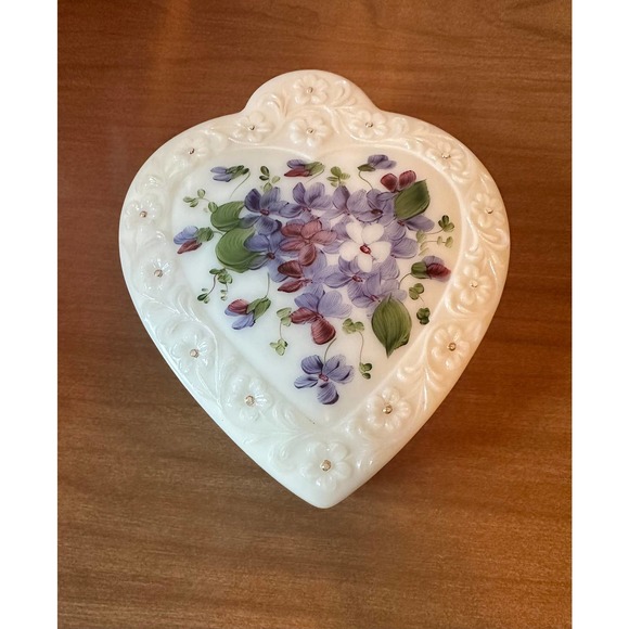 Vintage milkglass divided lidded heart shaped trinket dish hand-painted flowers - Picture 6 of 10